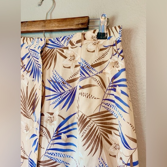 Tropical Floral Skirt⭐️ - Picture 3 of 4